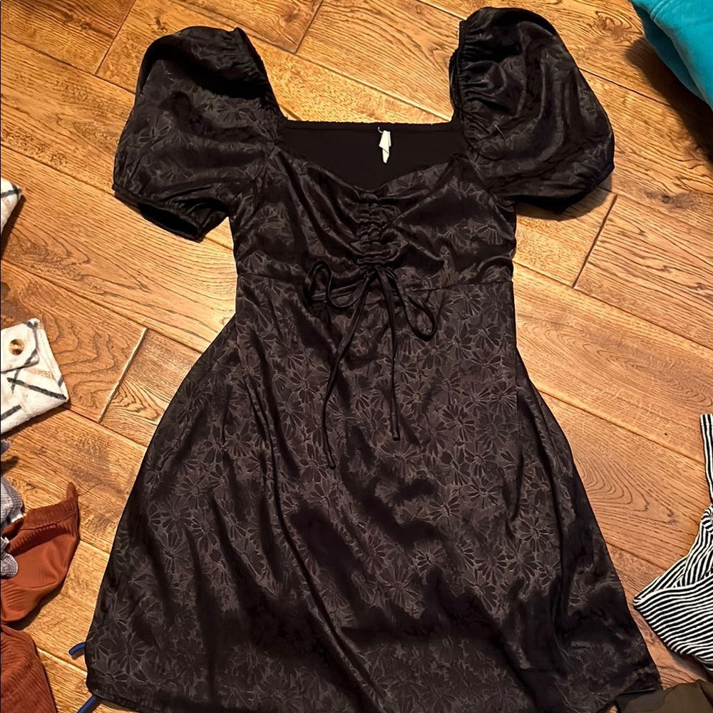 Elegant Black Puff Sleeve Dress